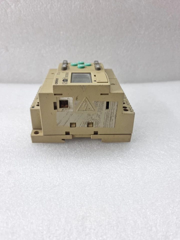 OMRON ZEN-10C1DR-D-V2 CPU UNIT DC12-24V 4W (USED WORKING) ZEN10C1DRDV2